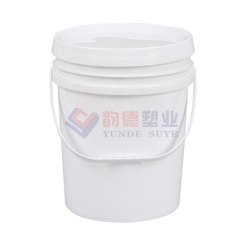 Seau en plastique PP de style américain 16L avec couvercle pour stocker des liquides